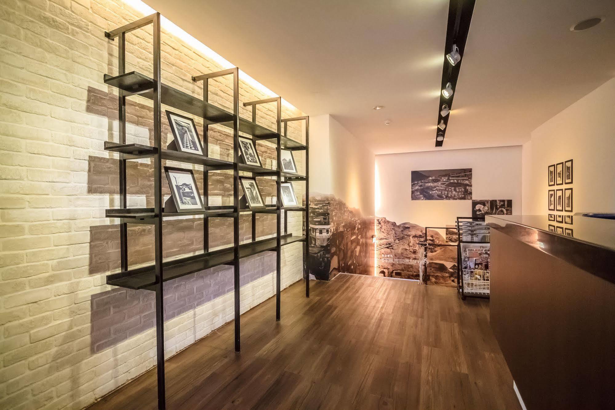 Goldmine Hotel Джиуфен Екстериор снимка