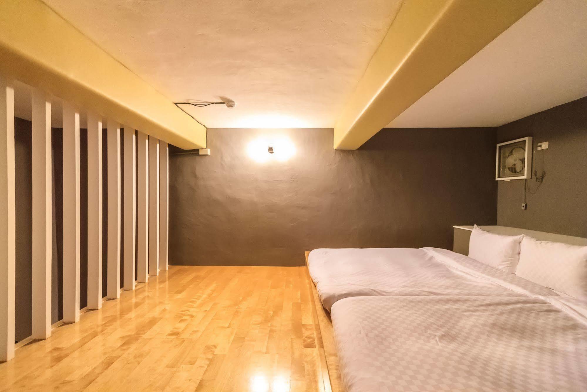 Goldmine Hotel Джиуфен Екстериор снимка